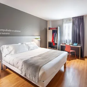 *** Hotel Ibis Styles Pamplona Espanha